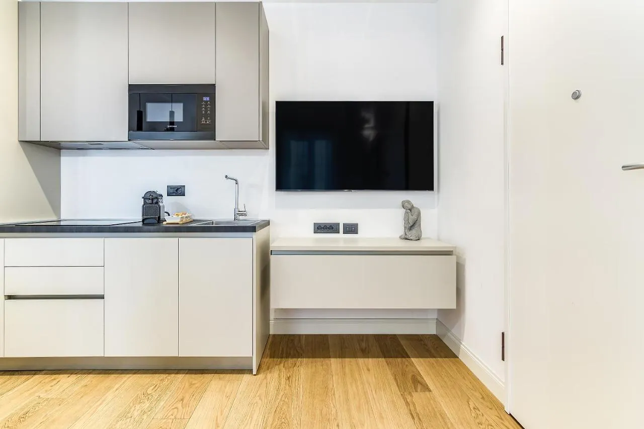 מילאנו Beplace Apartments In San Babila 0*,  איטליה