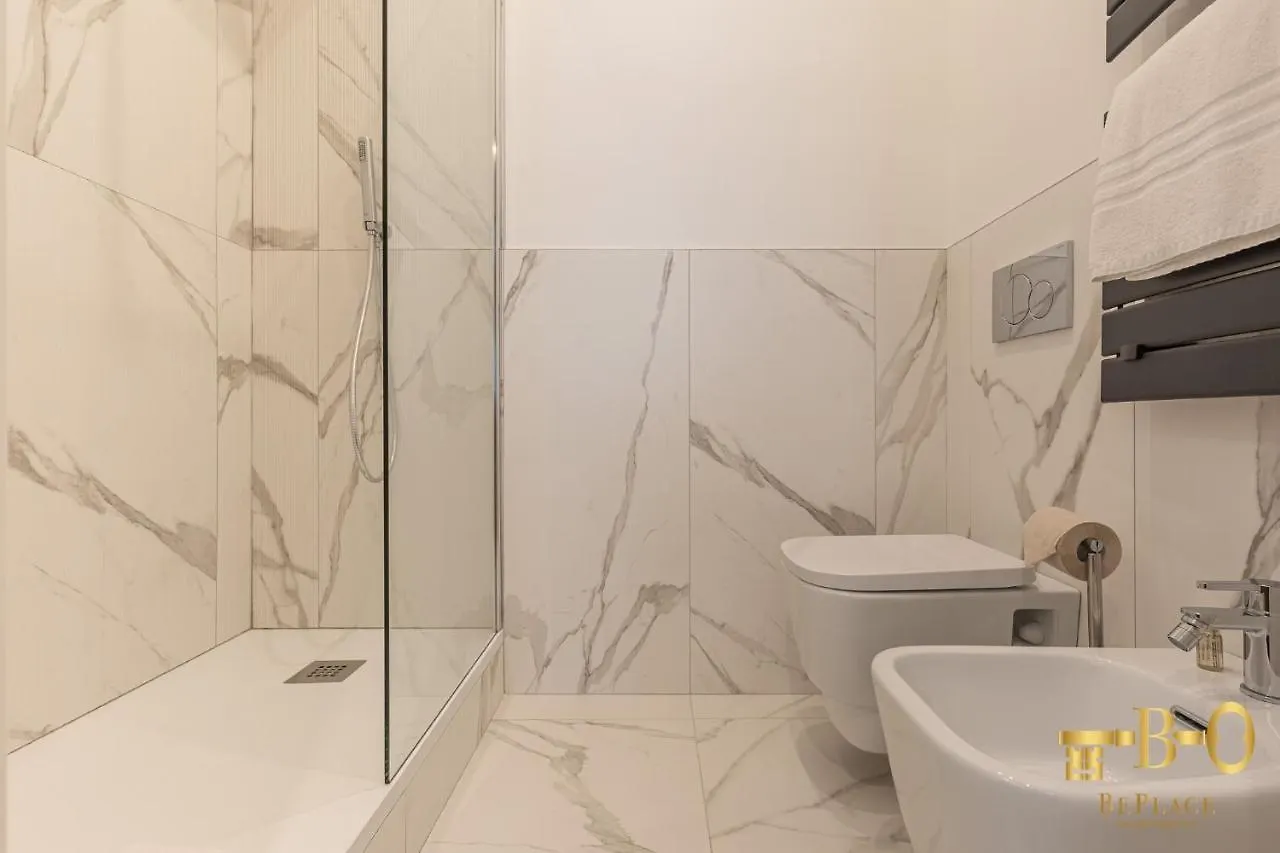 Beplace Apartments In San Babila Milan